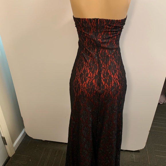 Women junior black- red strapless lace bodycon maxi dress size (M)  sleeveless - Picture 9 of 10